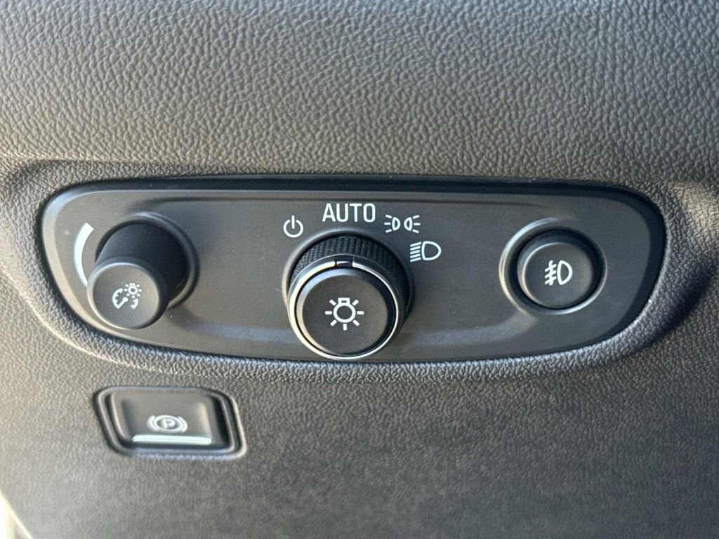 Used 2024 GMC Terrain SLT image 44