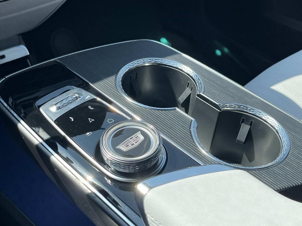 New 2026 Cadillac Lyriq Luxury AWD/4WD image 26
