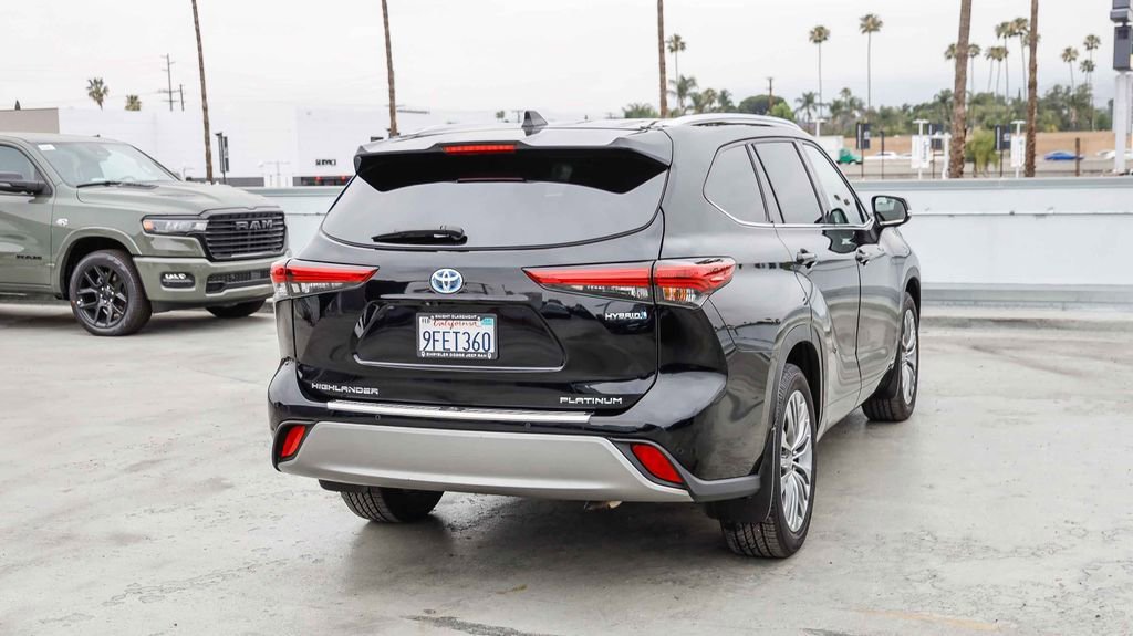 Used 2023 Toyota Highlander Platinum AWD/4WD image 9