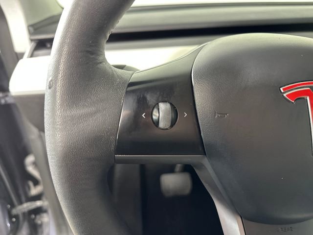 Used 2021 Tesla Model Y Long Range image 15