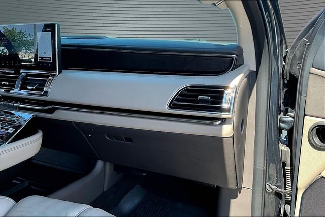 Used 2024 Lincoln Navigator Premiere AWD/4WD image 25