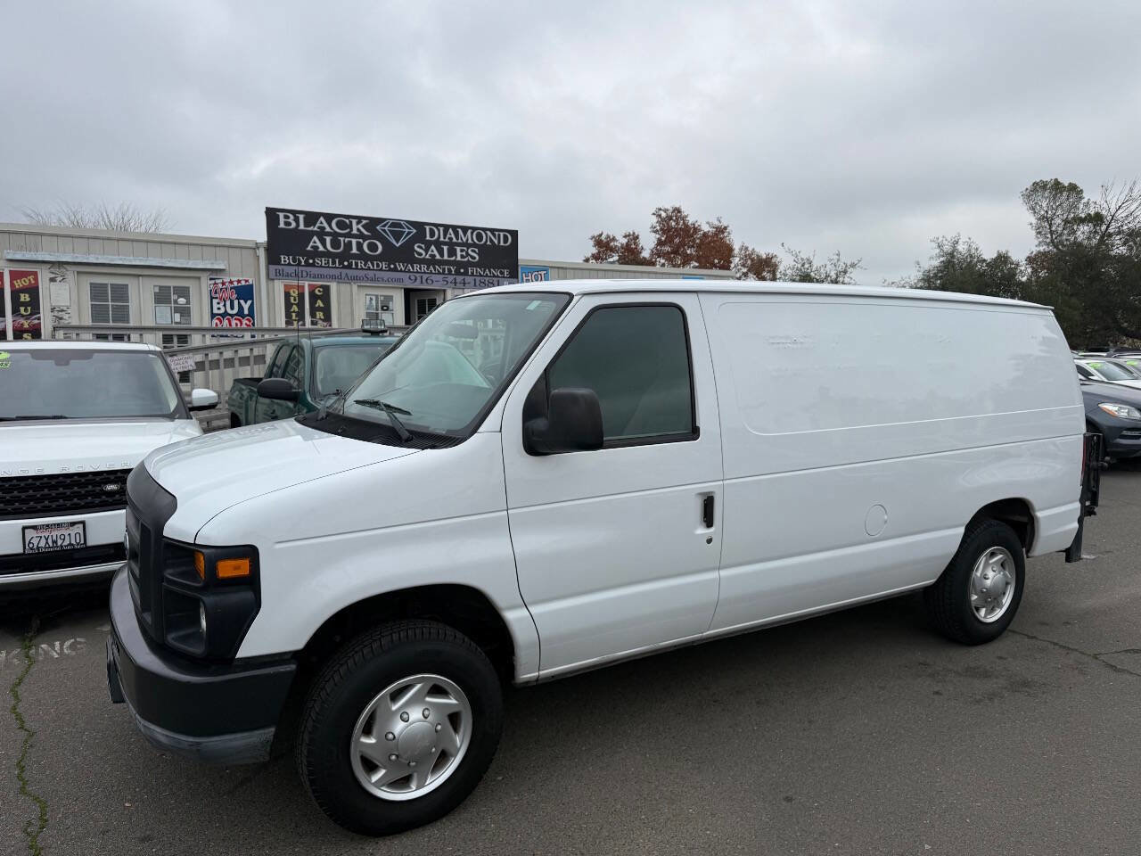 Used 2011 Ford E-150 and Econoline 150 w/ Commercial Cargo Van Pkg image 4
