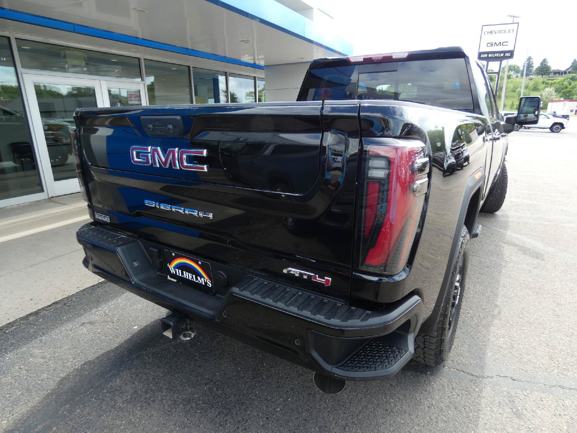 Certified 2025 GMC Sierra 2500 AT4 w/ AT4 Premium Plus Package AWD/4WD image 3