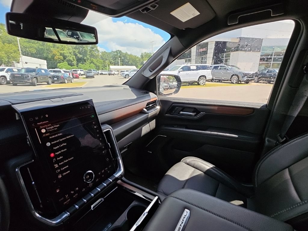 Used 2025 GMC Yukon XL Denali AWD/4WD image 31