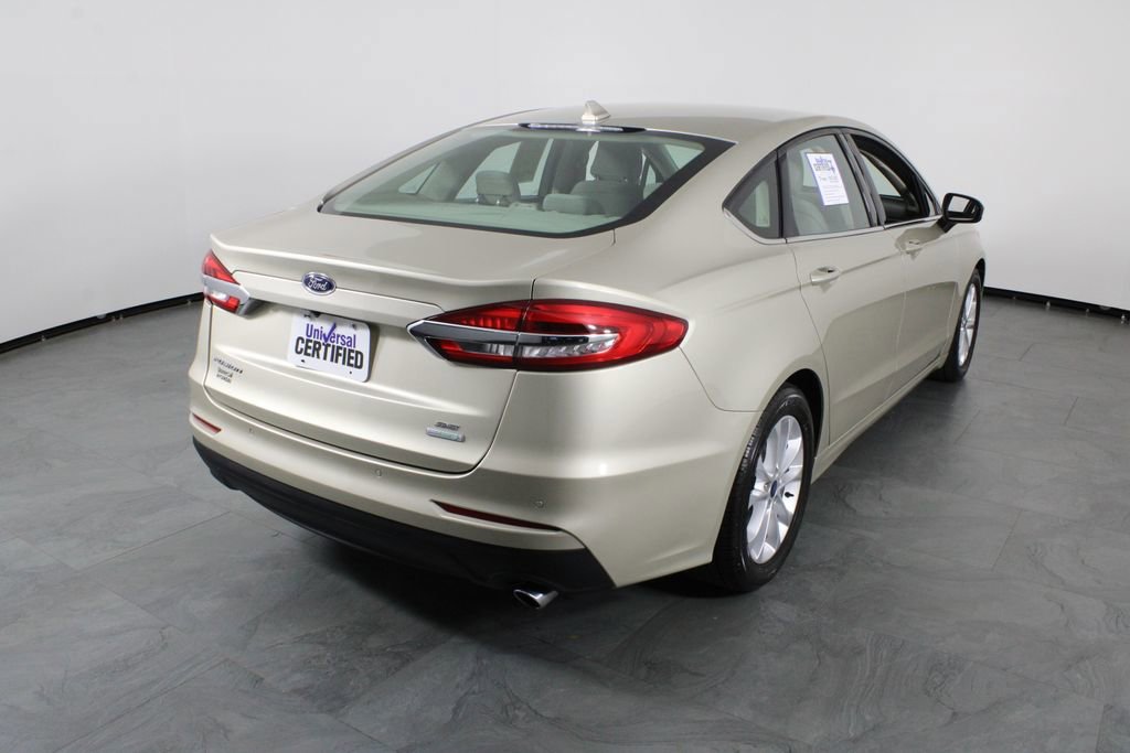 Used 2019 Ford Fusion SE image 14