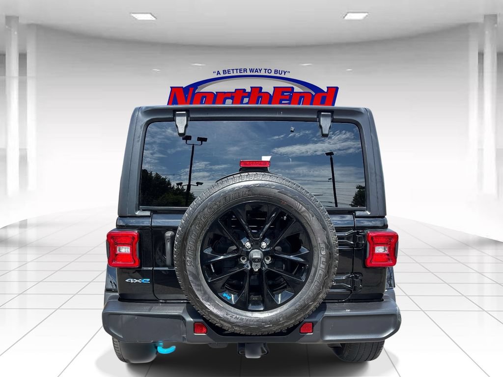 Used 2023 Jeep Wrangler Unlimited Sahara w/ Cold Weather Group AWD/4WD image 3