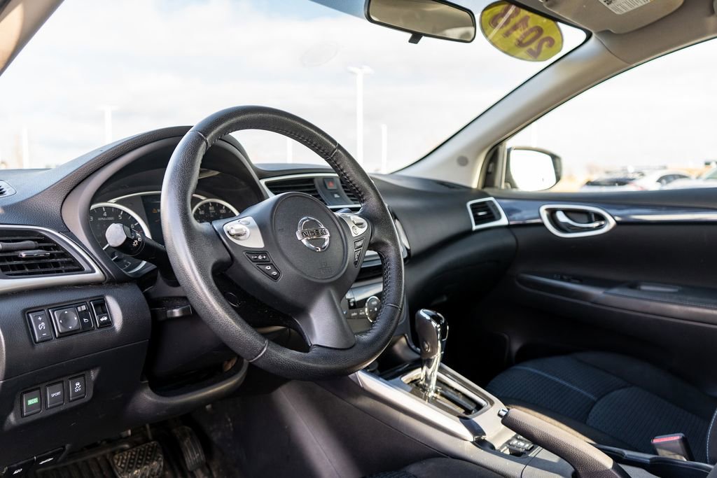 Used 2018 Nissan Sentra SR w/ Technology Package image 18