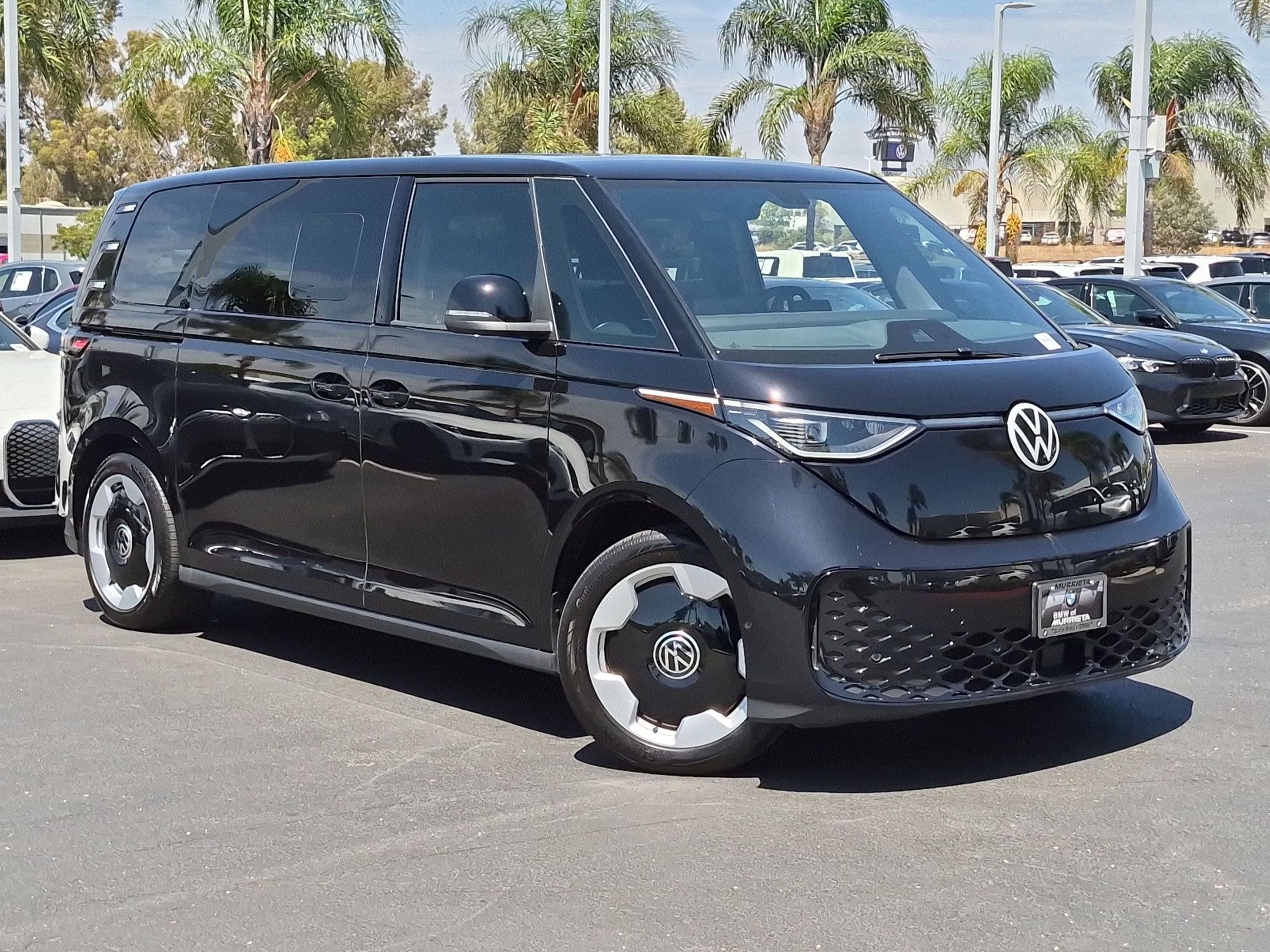 Used 2025 Volkswagen ID. Buzz Pro S RWD image 2