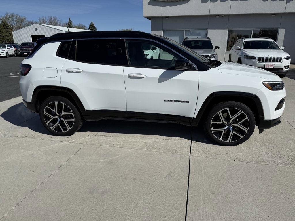 Used 2025 Jeep Compass Limited w/ Elite Group AWD/4WD image 9