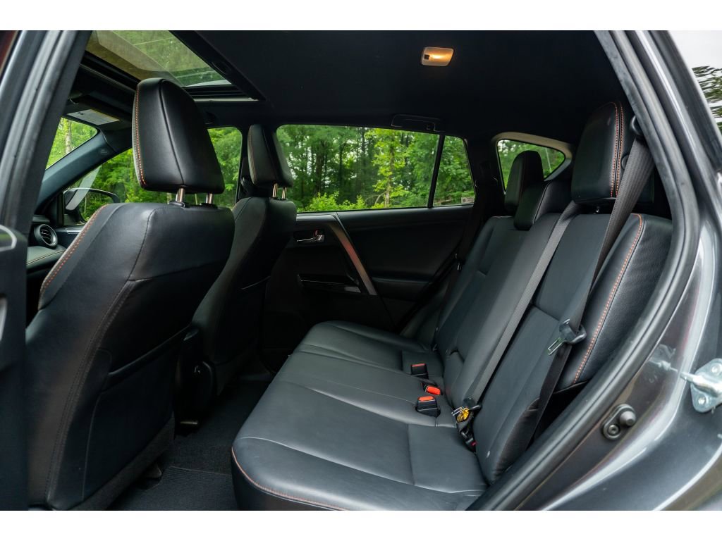 Used 2018 Toyota RAV4 SE w/ Power Extra Value Package FWD image 14