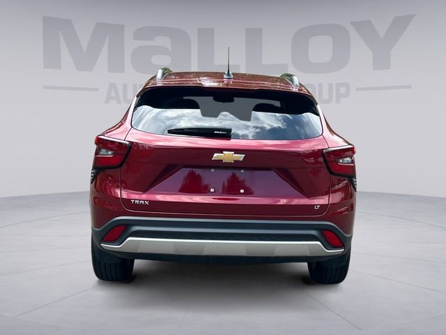 Used 2025 Chevrolet Trax LT w/ Sunroof Package FWD image 4