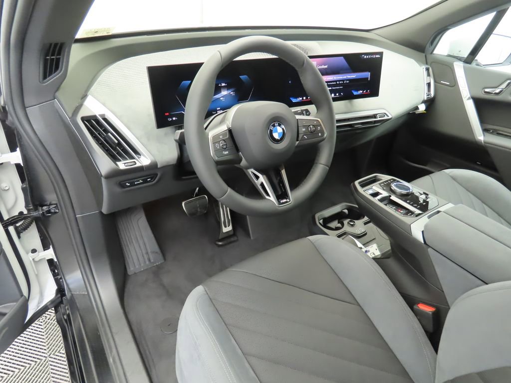 Used 2026 BMW iX xDrive45 w/ M Sport Package AWD/4WD image 9