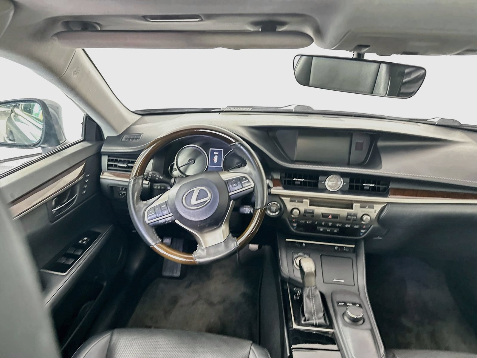 Used 2016 Lexus ES 350 w/ Premium Package w/Wood Trim FWD image 22