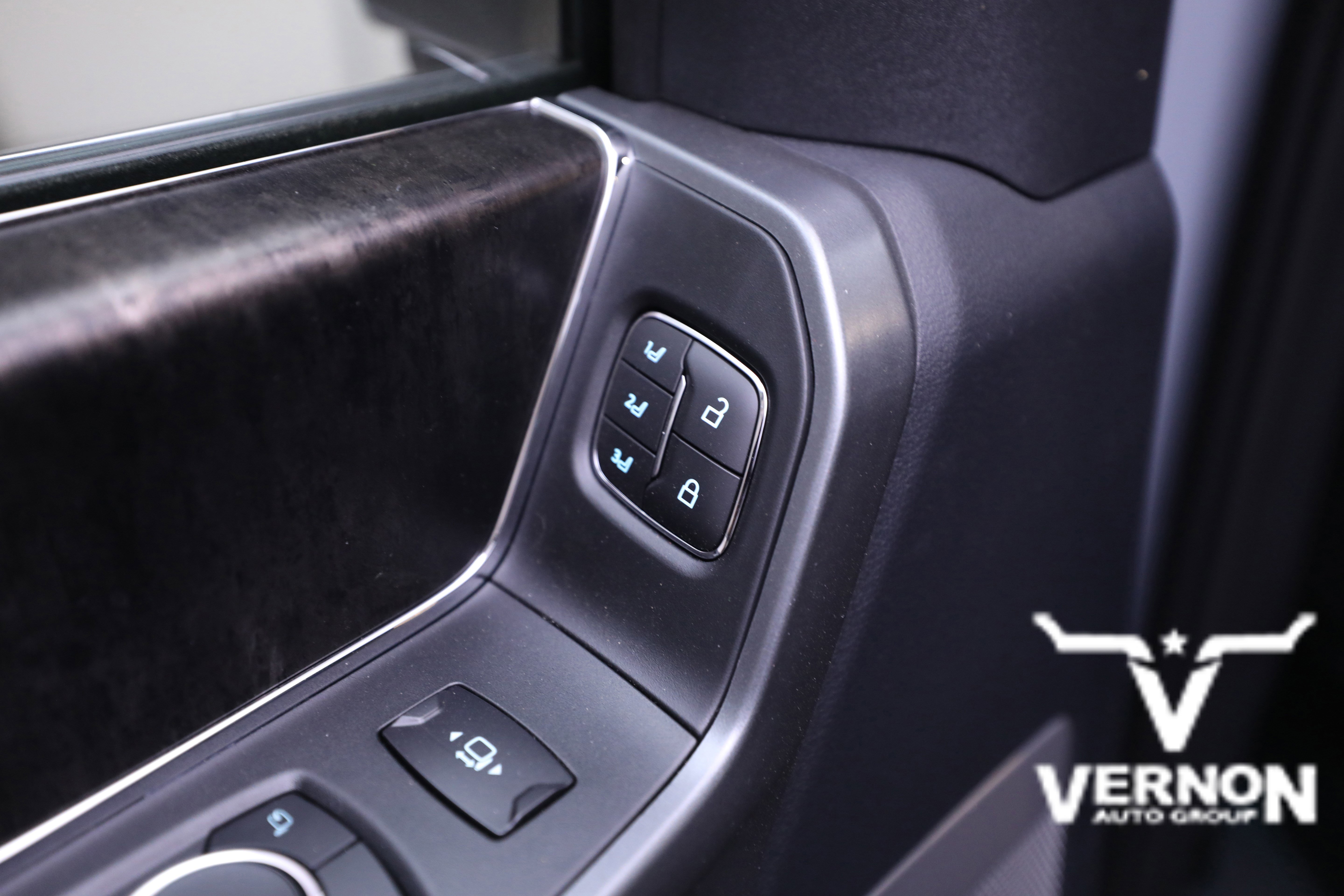 New 2026 Ford F250 Lariat w/ Chrome Package image 17