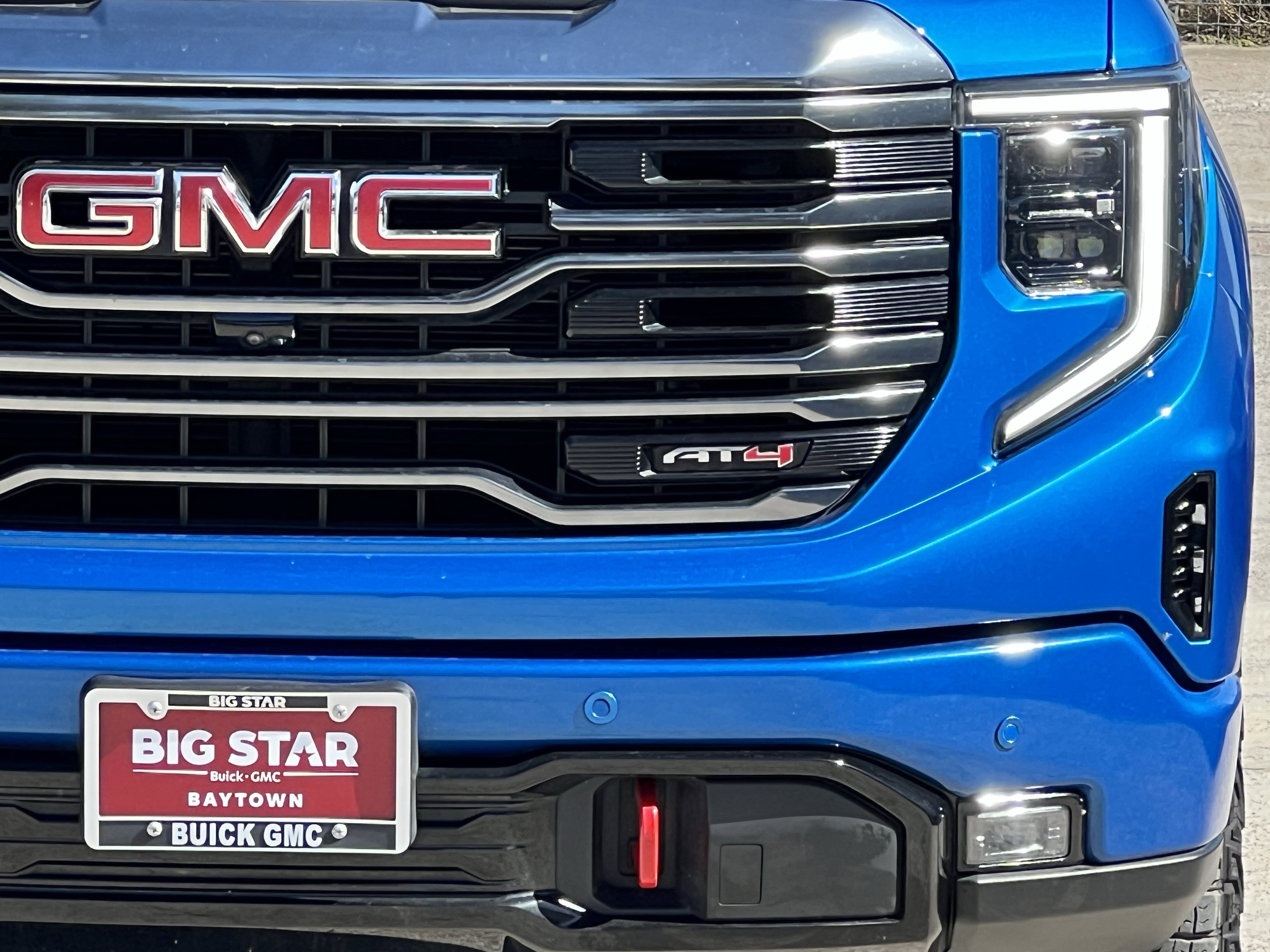 Used 2024 GMC Sierra 1500 AT4 w/ Technology Package image 7