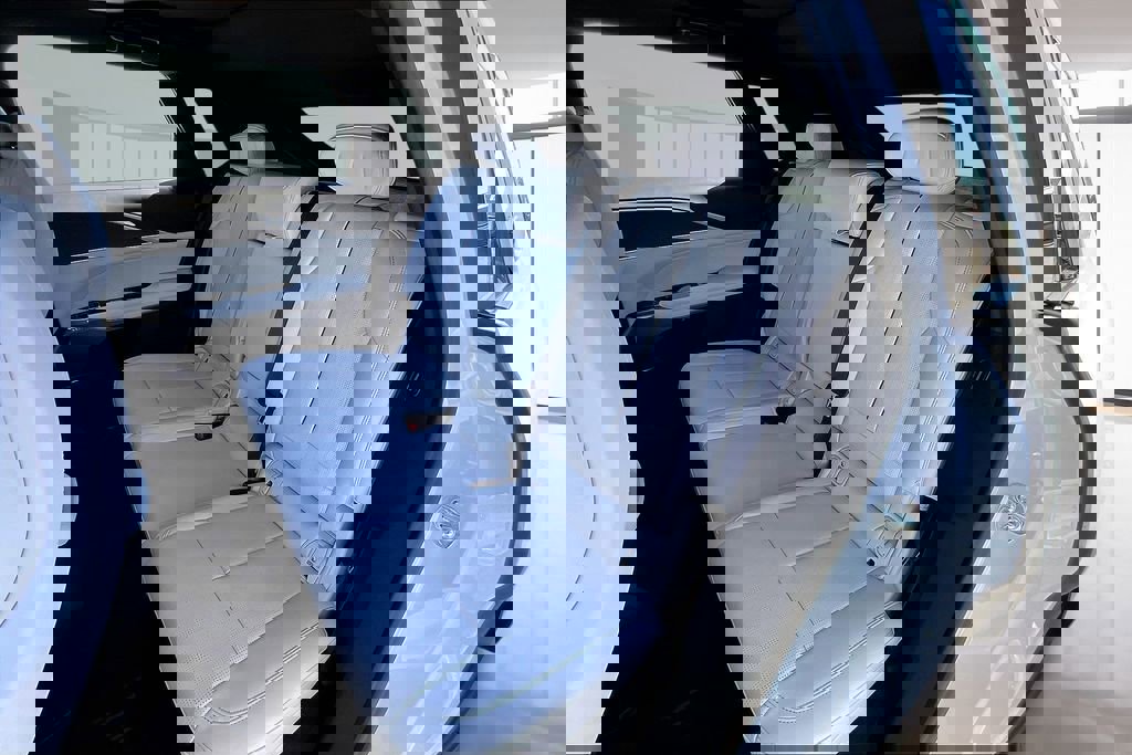 New 2026 Cadillac Lyriq Luxury image 10