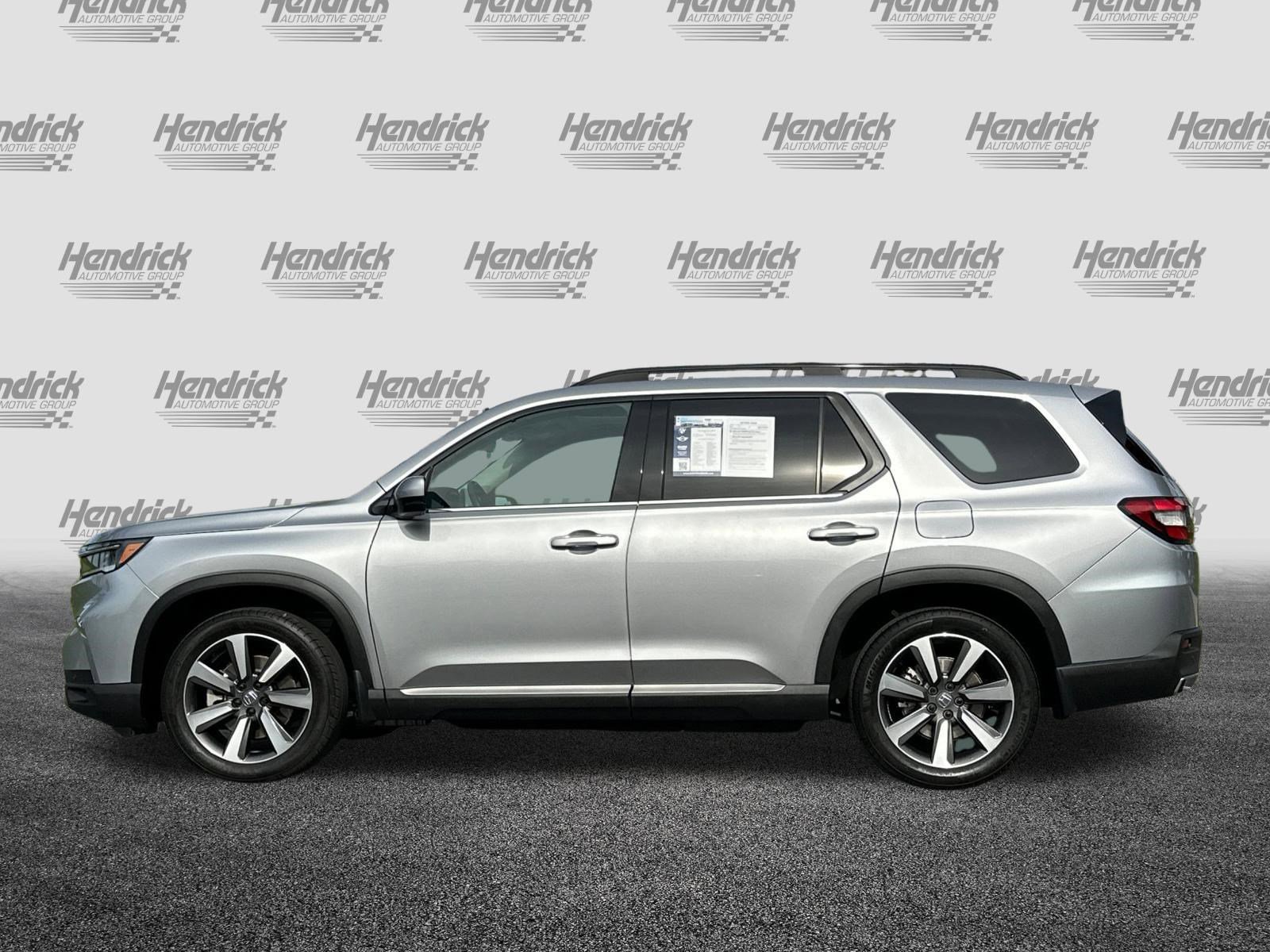 Used 2025 Honda Pilot Touring image 8