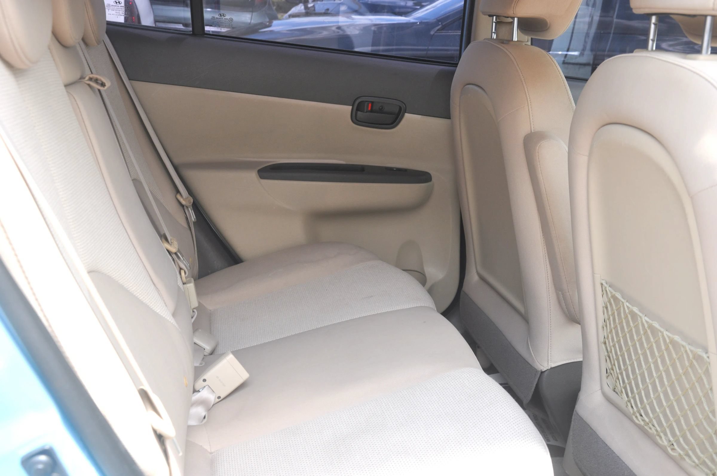 Used 2010 Hyundai Accent GLS w/ Premium Pkg 4 FWD image 11