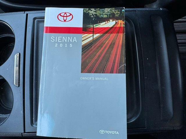 Used 2015 Toyota Sienna SE FWD image 24