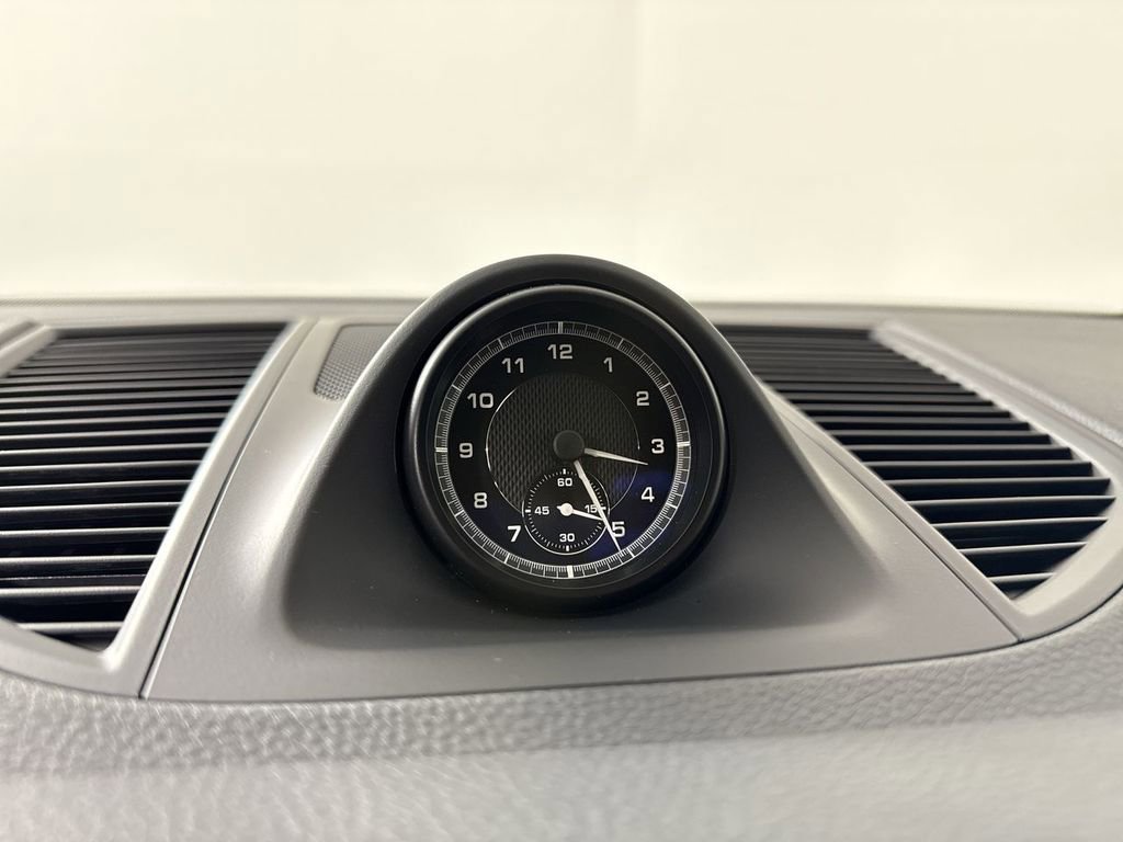 Certified 2025 Porsche Macan image 29