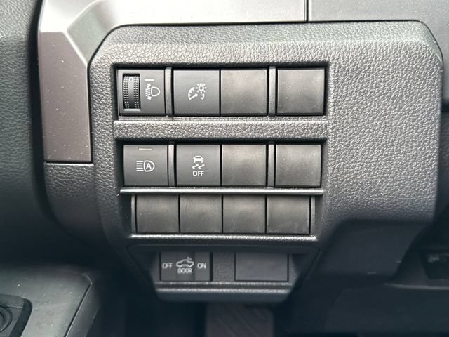 Certified 2025 Toyota Tacoma SR5 AWD/4WD image 34