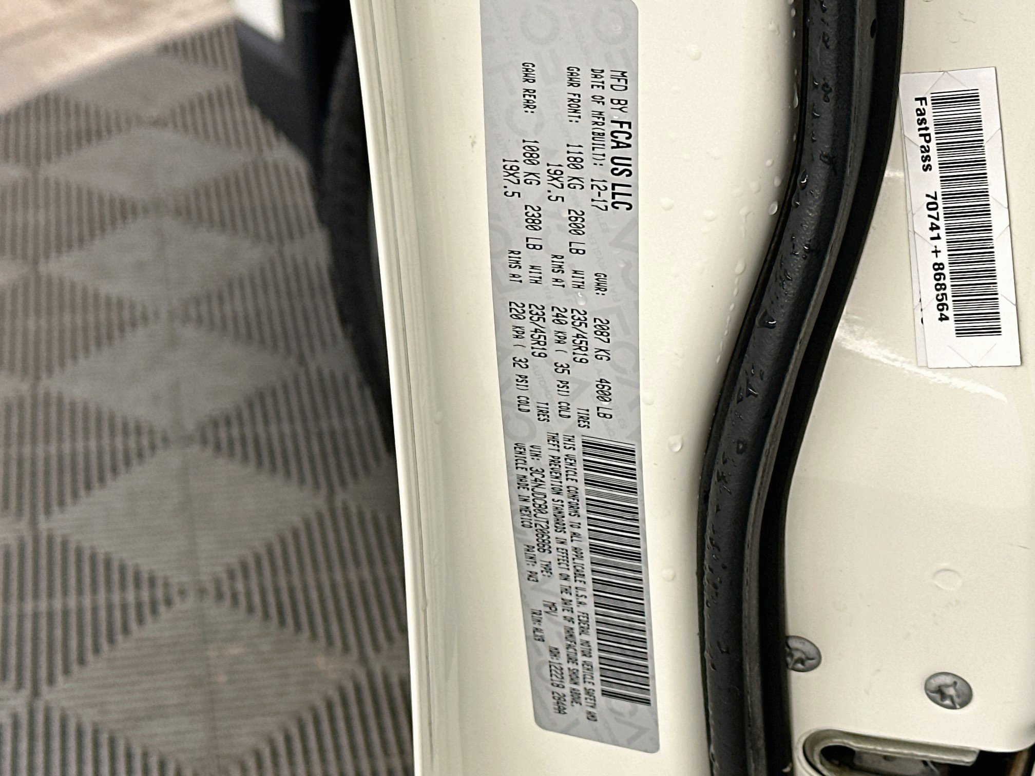 Used 2018 Jeep Compass Limited AWD/4WD image 12