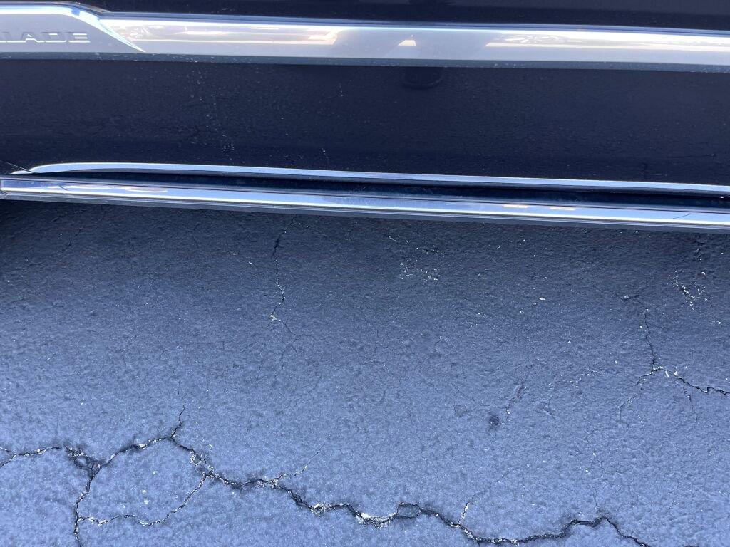 Used 2019 Cadillac Escalade ESV Premium Luxury image 11