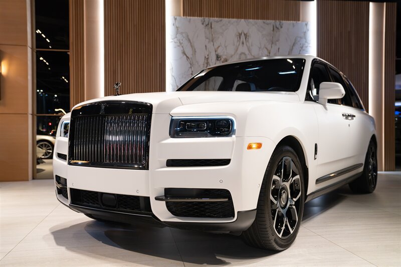 Used 2023 Rolls-Royce Cullinan Black Badge AWD/4WD image 31