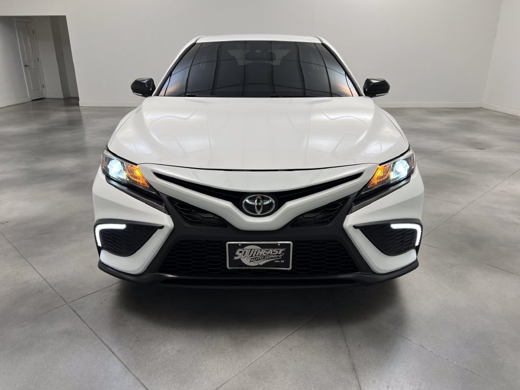 Used 2023 Toyota Camry SE w/ Convenience Package FWD image 3