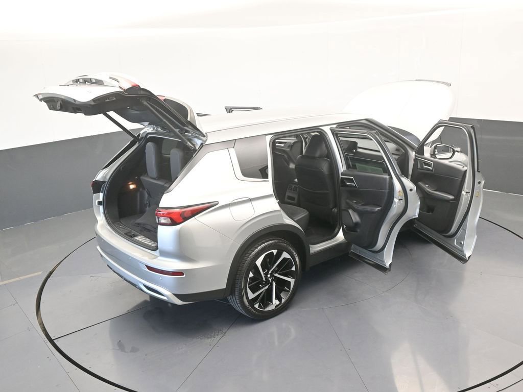 Used 2022 Mitsubishi Outlander SE image 79