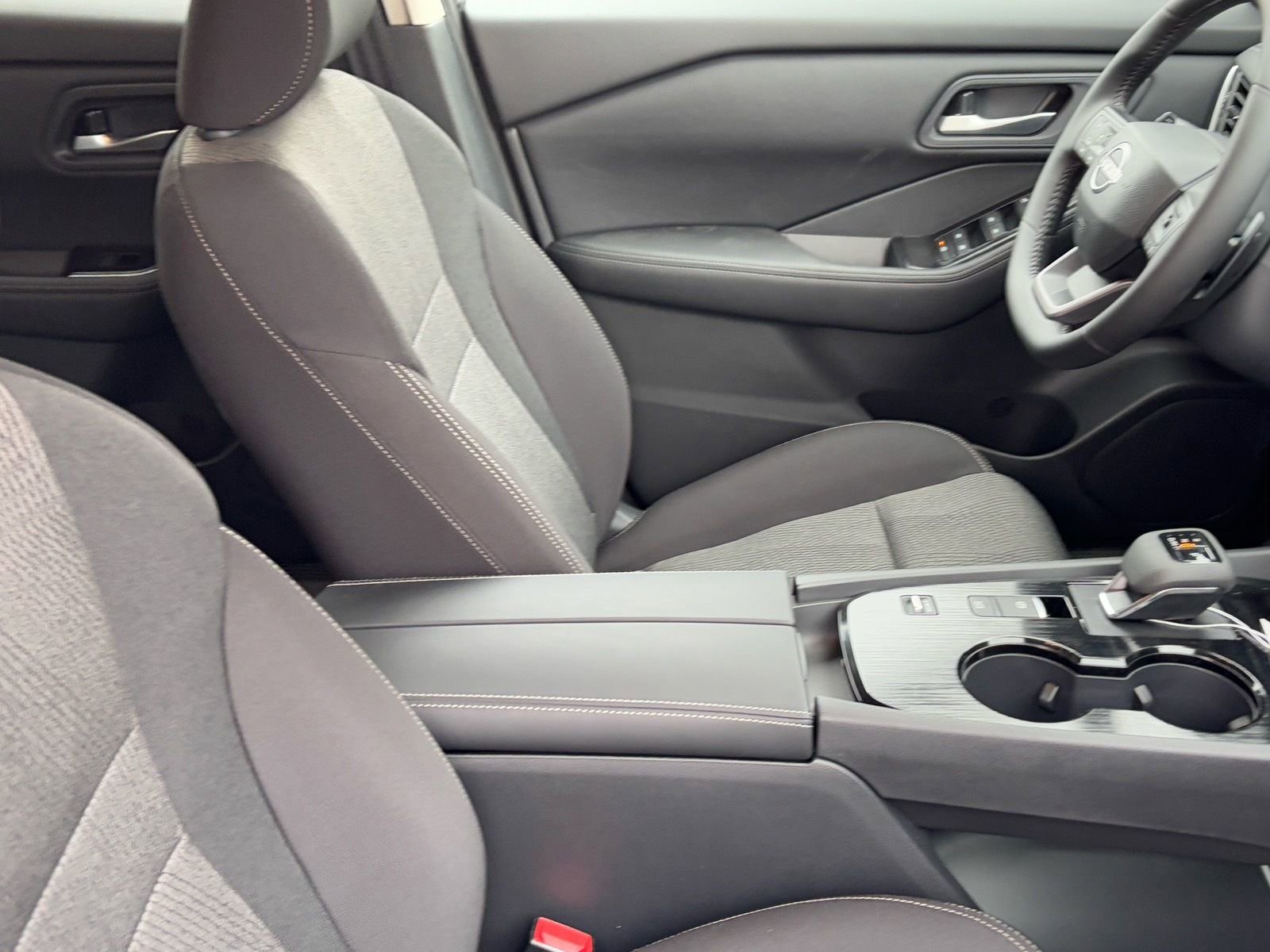 New 2026 Nissan Rogue SV image 10