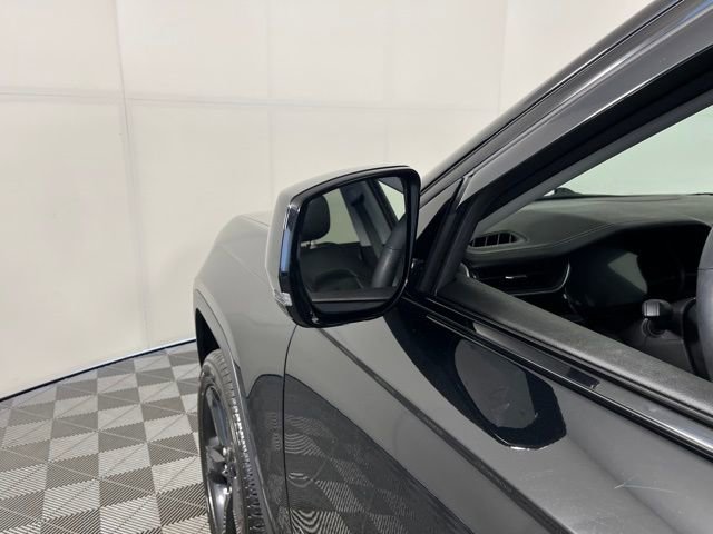 Used 2024 Jeep Grand Cherokee Limited w/ Black Appearance Package image 14