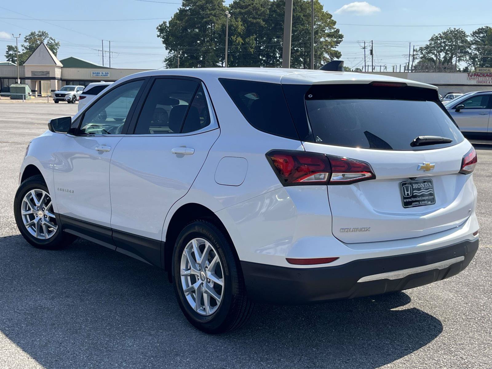 Used 2024 Chevrolet Equinox LT FWD image 4