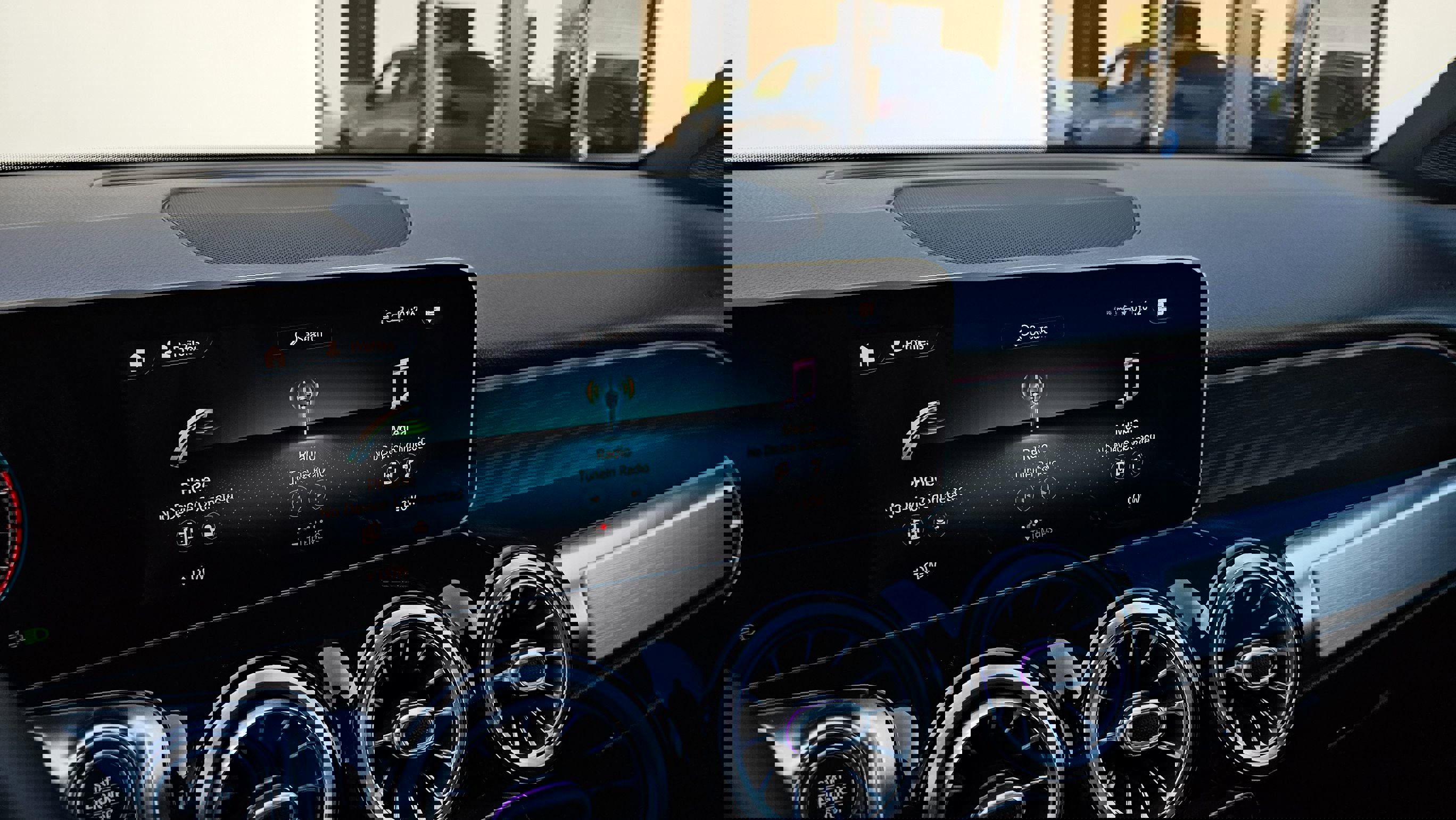 Used 2020 Mercedes-Benz GLB 250 image 34