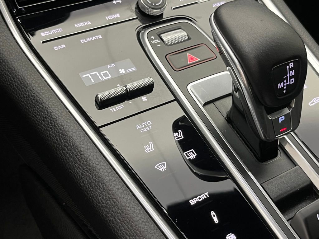 Used 2023 Porsche Panamera image 16