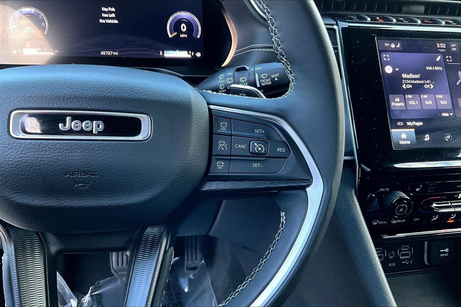 Used 2023 Jeep Grand Cherokee Altitude image 19