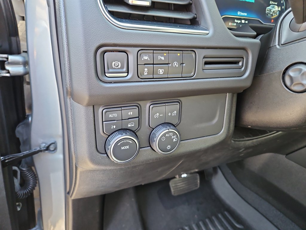 Used 2024 Chevrolet Suburban RST w/ Luxury Package AWD/4WD image 24