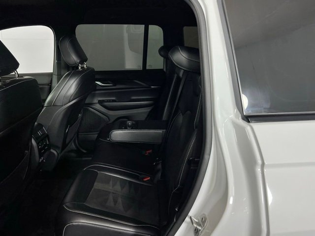 Used 2023 Jeep Grand Cherokee Altitude image 28