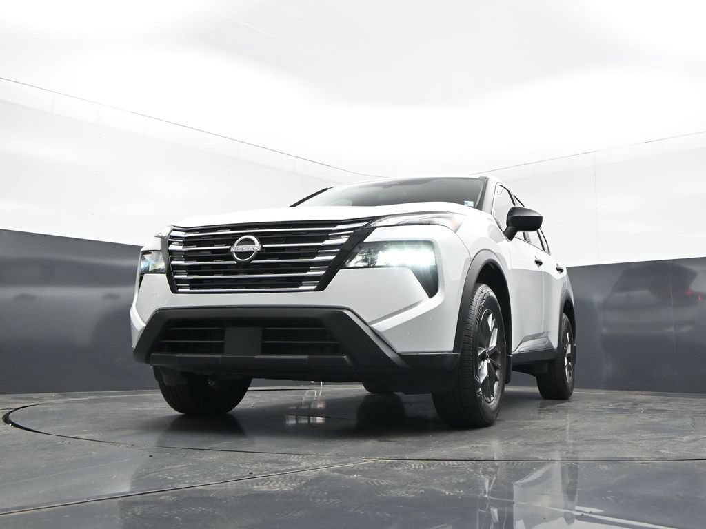Certified 2025 Nissan Rogue S FWD image 30
