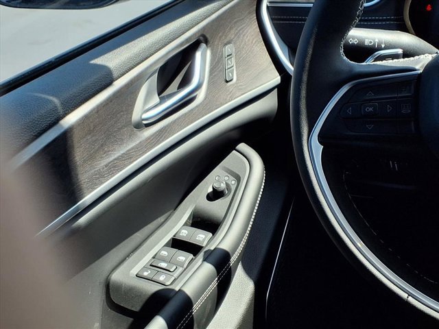 New 2025 Jeep Grand Cherokee L Limited image 12