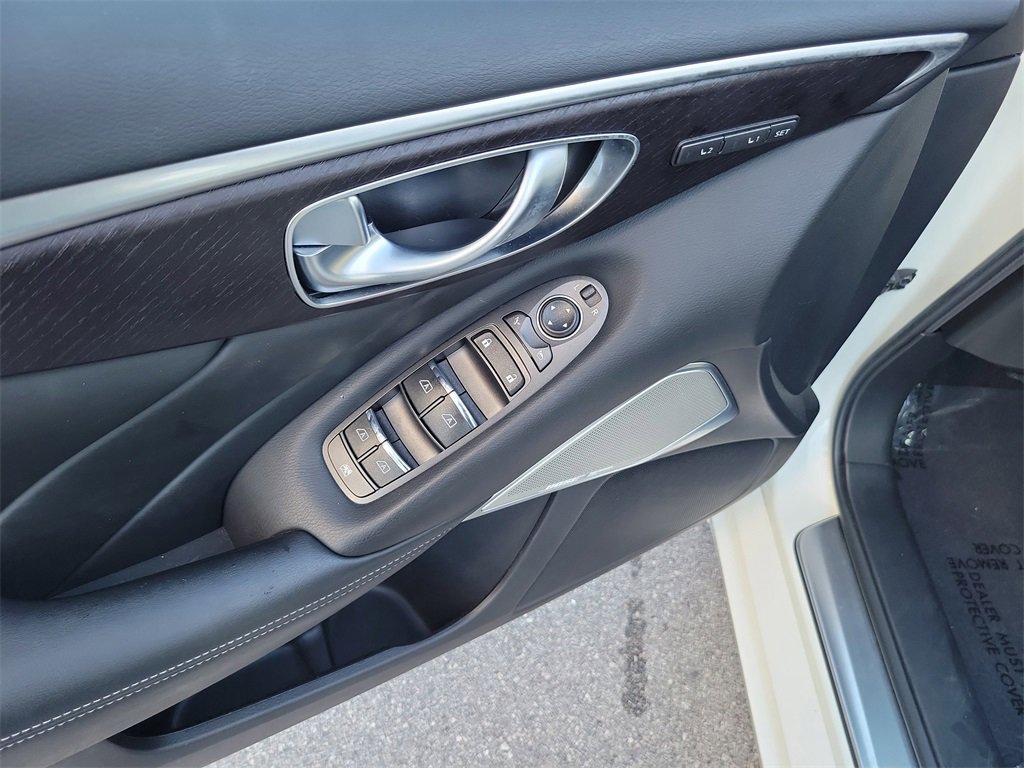 Used 2023 INFINITI Q50 Sensory image 17
