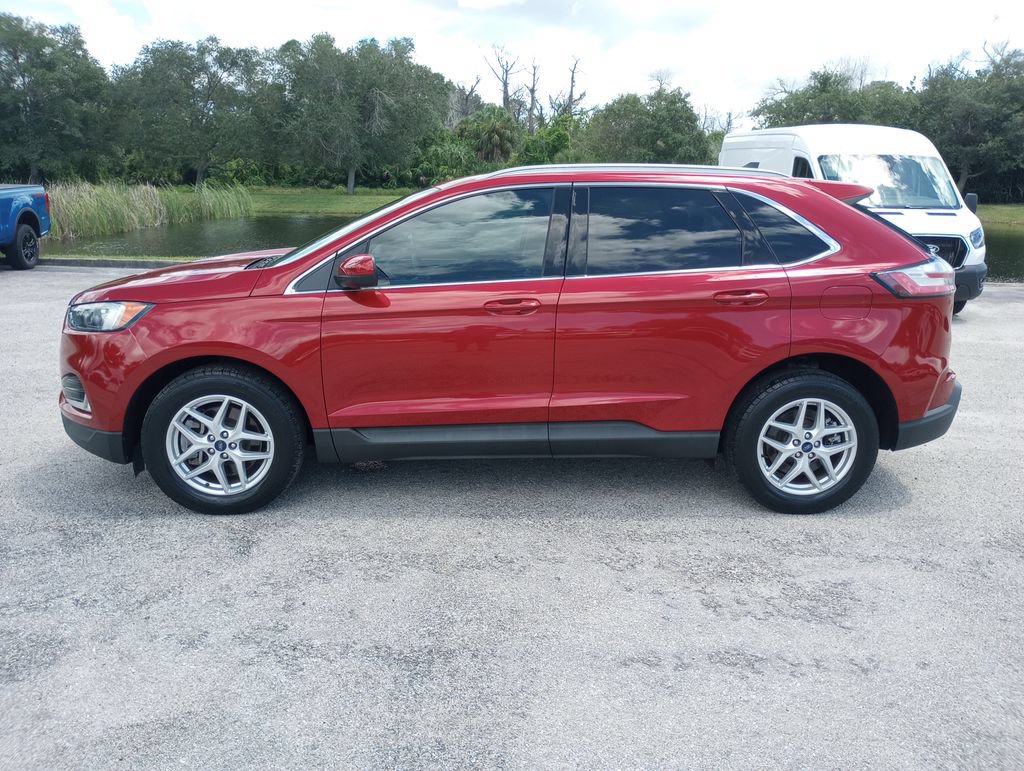 Used 2022 Ford Edge SEL w/ Convenience Package AWD/4WD image 4