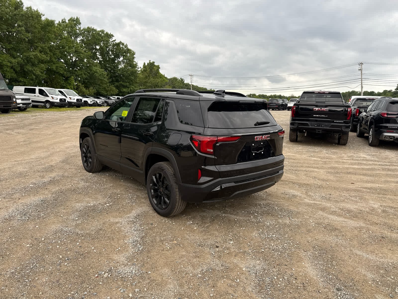New 2027 GMC Terrain Elevation w/ Elevation Premium Package AWD/4WD image 3