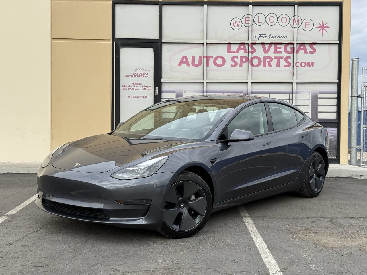 Used 2023 Tesla Model 3 Standard Range image 4