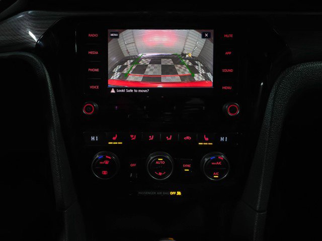 Used 2020 Volkswagen Passat 2.0T R-Line image 24