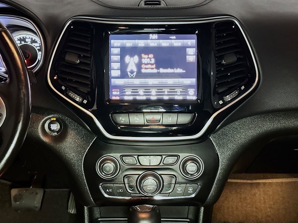 Certified 2021 Jeep Cherokee Limited w/ Elite Package AWD/4WD image 12