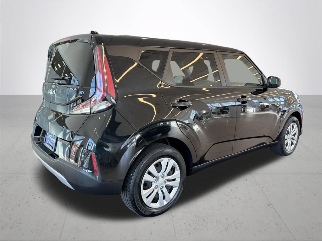 Used 2023 Kia Soul LX FWD image 7