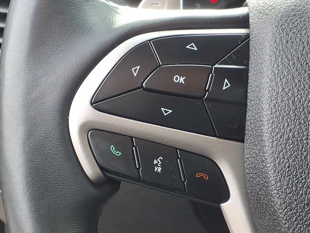 Used 2017 Jeep Grand Cherokee Altitude image 12