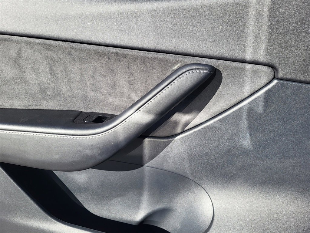 Used 2020 Tesla Model Y Performance image 9