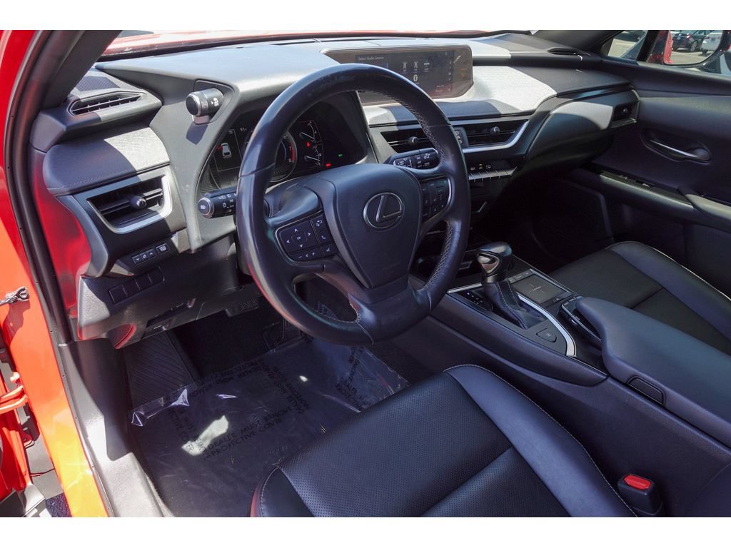 Used 2019 Lexus UX 200 w/ Premium Package FWD image 10